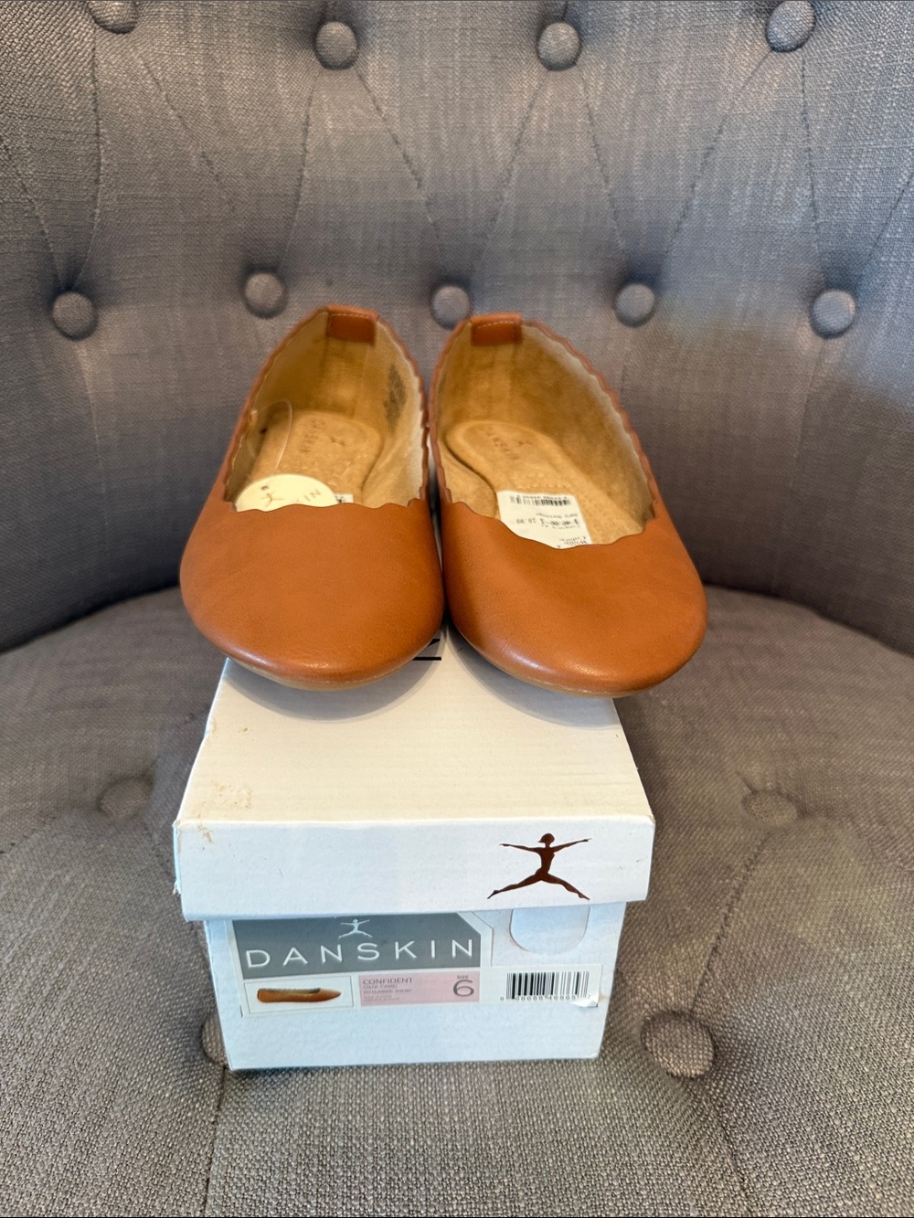 Danskin women’s ' Tan Scalloped Ballet Flats size 6. Brand new
